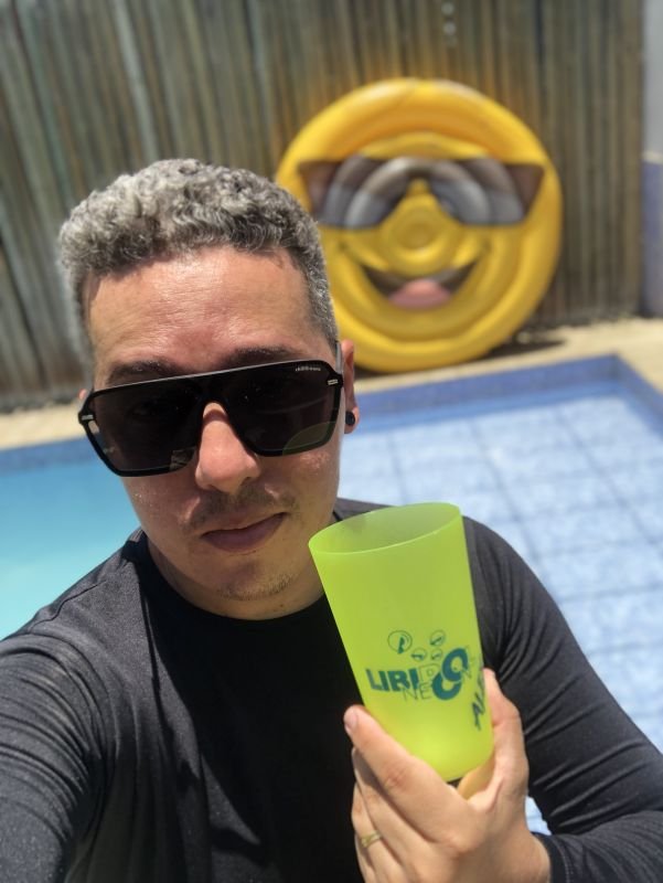 Alex na Libi Pool
