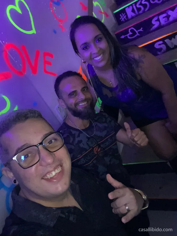 Com nosso Dj preferido, Dj Fernando. As melhores trilhas das noites do Atiradouro's
