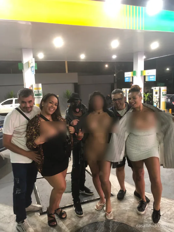 Foto 12 de 13: Dogging na passarela